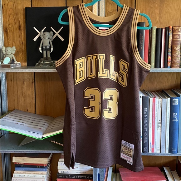 🆕 Mitchell & Ness NWT Chicago Bulls Scottie Pippen NBA Collectible Jersey - Picture 10 of 12